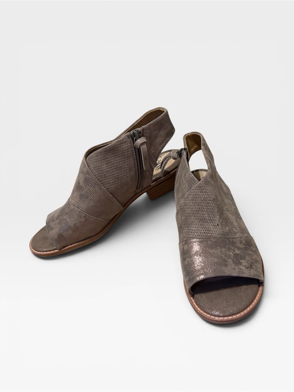 Sofft sandals natalia bohemian Inspired Open toe featuring embossed leather